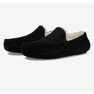 New In Box: Black Ugg Men Ascot 
Slippers